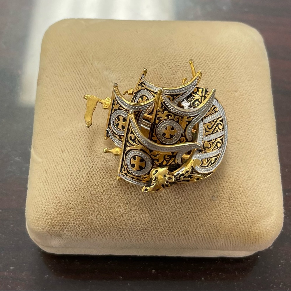 Brooche